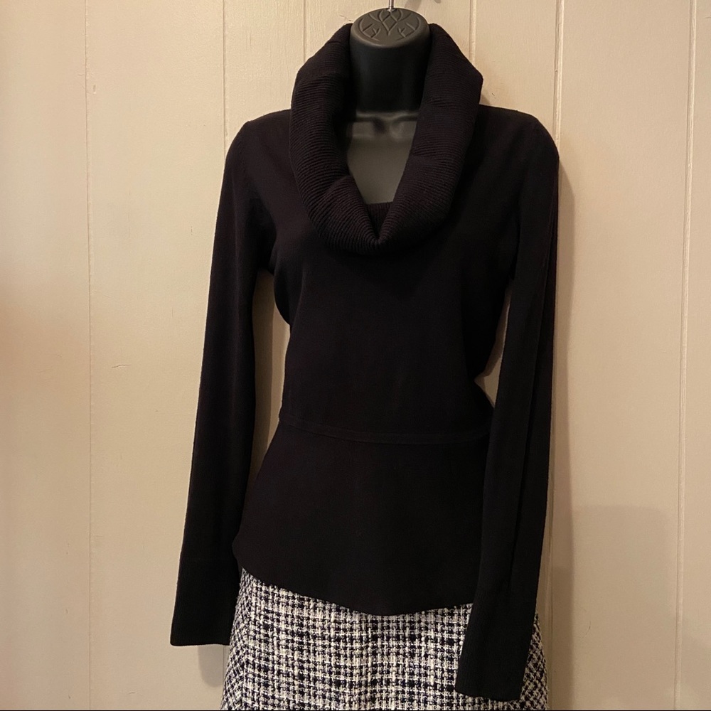 Flattering Cowl Neck Sweater from White House Black Market sz 6